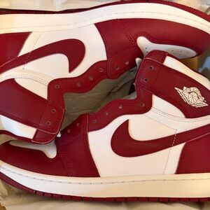 Jordan 1 Retro High OG ‘Artisanal Team Red’